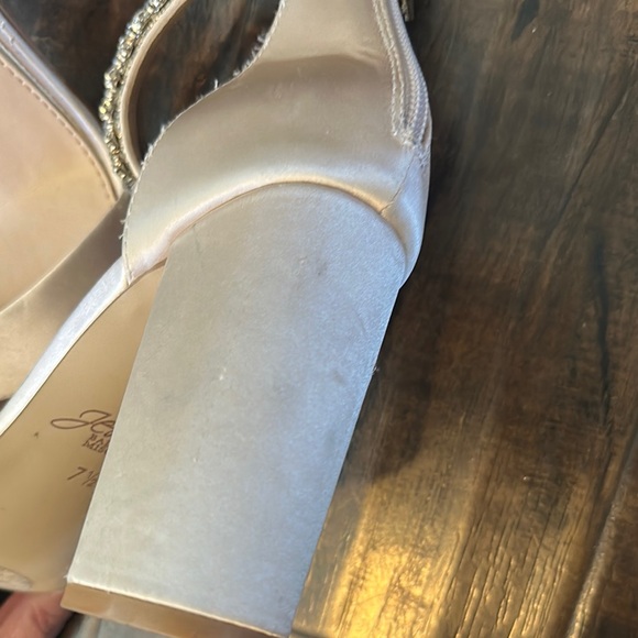 Badgley Mischka Elegant Satin Jeweled Women's Heels - Picture 4 of 8